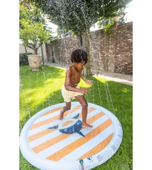 Covoras gonflabil cu stropitoare Swim Essentials, Rechin 150 cm - Piscină gonflabilă copii