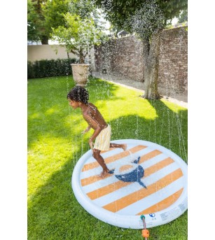Covoras gonflabil cu stropitoare Swim Essentials, Rechin 150 cm - Piscină gonflabilă copii