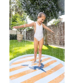 Covoras gonflabil cu stropitoare Swim Essentials, Rechin 150 cm - Piscină gonflabilă copii