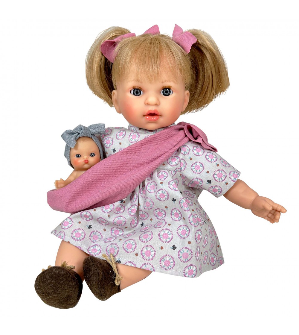 Papusa Nines D'Onil, Alex cu bebe, cu sunete, cu parul blond, ambalata in cutie, cu miros de vanilie, 40 cm - Papusi Papusa Nines D'Onil, Alex cu bebe, cu sunete, cu parul blond, ambalata in cutie, cu miros de vanilie, 40 cm - Papusi