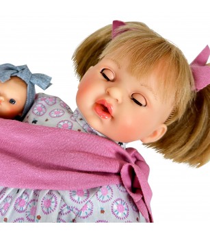 Papusa Nines D'Onil, Alex cu bebe, cu sunete, cu parul blond, ambalata in cutie, cu miros de vanilie, 40 cm - Papusi Papusa Nines D'Onil, Alex cu bebe, cu sunete, cu parul blond, ambalata in cutie, cu miros de vanilie, 40 cm - Papusi
