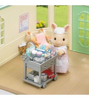 Sylvanian Families 5094 - Set de accesorii și figurină iepuraș asistenta - Figurine