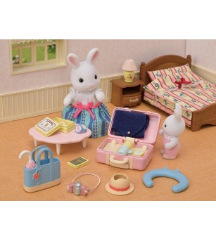 Sylvanian Families 5641 - Set voiaj de weekend și figurină iepuraș - Figurine