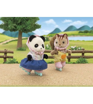 Set Sylvanian Families 5652 - figurină Panda cu bicicletă și patine - Figurine