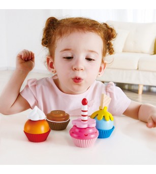 Jucarie din lemn - Prajituri cupcake (18 piese) - Bucătărie copii