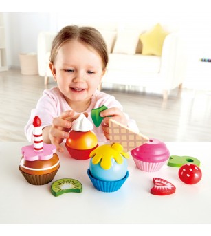 Jucarie din lemn - Prajituri cupcake (18 piese) - Bucătărie copii