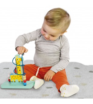 Jucarie din lemn - Centru de activitati, labirint cu girafa - Jucării de lemn si Montessori Jucarie din lemn - Centru de activitati, labirint cu girafa - Jucării de lemn si Montessori