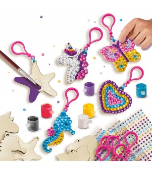 Set pentru copii de pictat brelocuri din lemn si lipit diamante - Seturi cu mărgele și brățări
