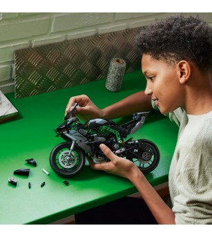 LEGO Technic: Motocicleta Kawasaki Ninja H2R - 42170, 643 piese, 10 + ani - LEGO Technic