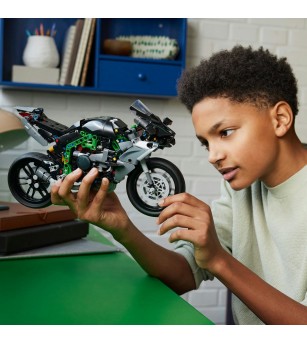 LEGO Technic: Motocicleta Kawasaki Ninja H2R - 42170, 643 piese, 10 + ani - LEGO Technic