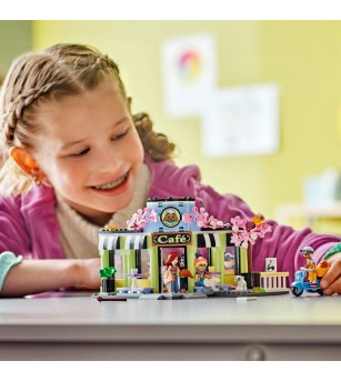 LEGO Friends: Cafenea din orasul Heartlake - 42618, 426 piese, 6 + ani - LEGO Friends
