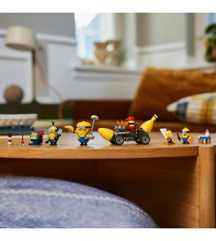 LEGO Minions: Minionii si masina-banana - 75580, 136 piese, 6 + ani - LEGO Super Mario