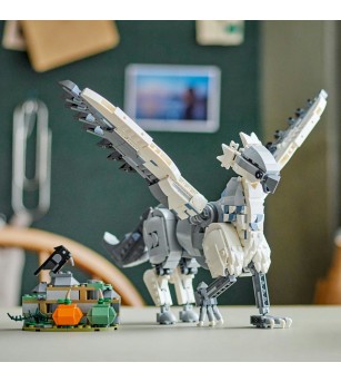LEGO Harry Potter: Buckbeak™ - 76427, 723 piese, 9 + ani - LEGO Harry Potter