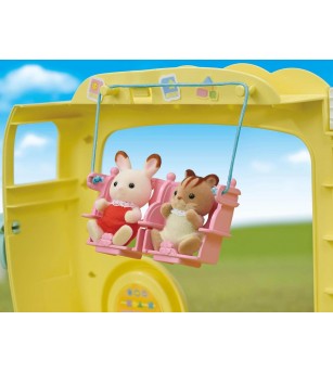 Sylvanian Families 5744 - Autobuzul gradinita curcubeu - Figurine