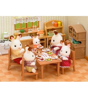 Sylvanian Families 4506 - Set masă și scaune - Figurine Sylvanian Families 4506 - Set masă și scaune - Figurine