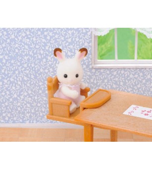 Sylvanian Families 4506 - Set masă și scaune - Figurine Sylvanian Families 4506 - Set masă și scaune - Figurine