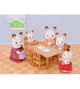Sylvanian Families 4506 - Set masă și scaune - Figurine Sylvanian Families 4506 - Set masă și scaune - Figurine