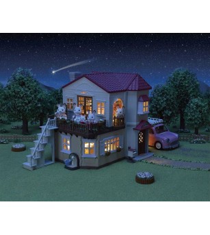 Sylvanian Families 5727 - Căsuța cu acoperiș roșu și cameră secretă în pod - Figurine Sylvanian Families 5727 - Căsuța cu acoperiș roșu și cameră secretă în pod - Figurine