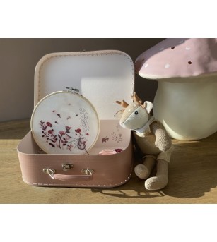 Joc creativ Invata sa brodezi, Egmont Toys - Art and crafts