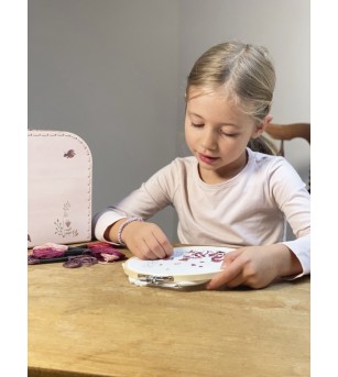 Joc creativ Invata sa brodezi, Egmont Toys - Art and crafts