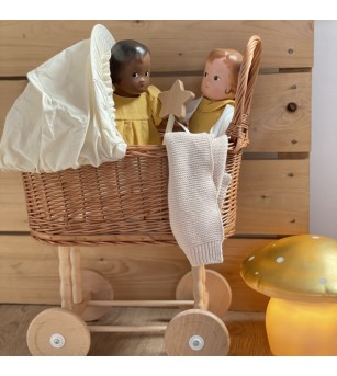 Carucior din nuiele pentru papusi, Egmont Toys - Papusi si jucarii de plus