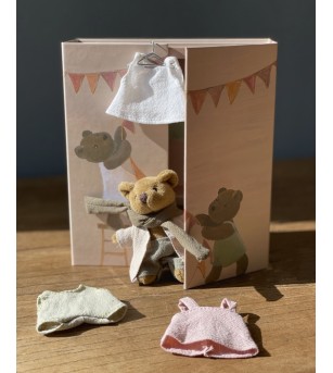 Ursulet cu garderoba, Egmont Toys - Papusi si jucarii de plus