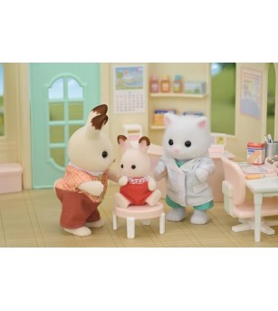 Set Sylvanian Families 5729 - Cabinet medical cu figurina iepuraș - Figurine