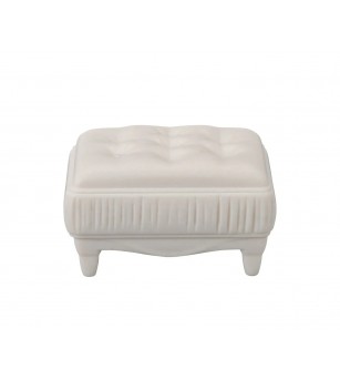 Figurina Sylvanian Families 5847 - rochia magică cu tort de căpșuni a Freyei - Figurine