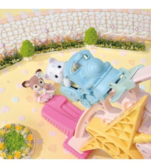 Sylvanian Families 5841 - Parcul de distracții Baby Dream și figurină iepuraș - Figurine