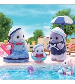 Figurine Sylvanian Families 5759 - Familia Focă - CUTIE DETERIORATA - Figurine