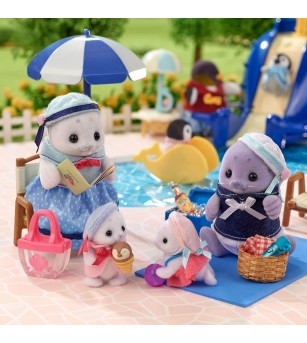Figurine Sylvanian Families 5759 - Familia Focă - CUTIE DETERIORATA - Figurine
