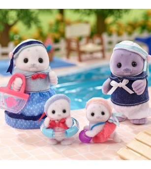 Figurine Sylvanian Families 5759 - Familia Focă - CUTIE DETERIORATA - Figurine