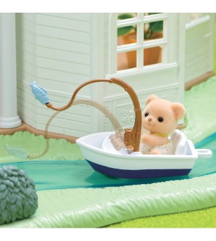 Sylvanian Families 5867 - Conacul cu acoperiș roșu de pe Malul Râului - Figurine